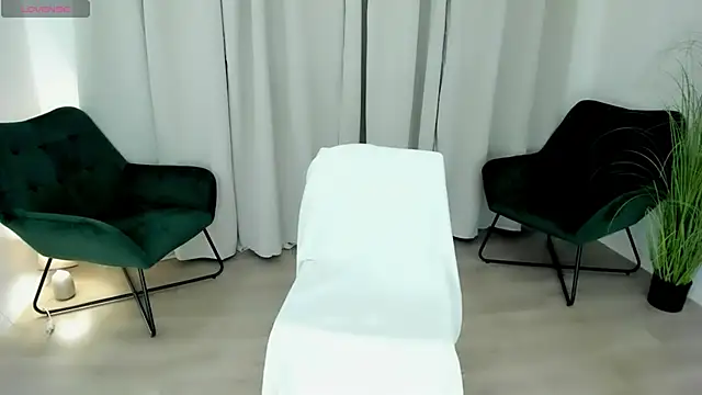 amy live online show from March 8, 11:49 pm