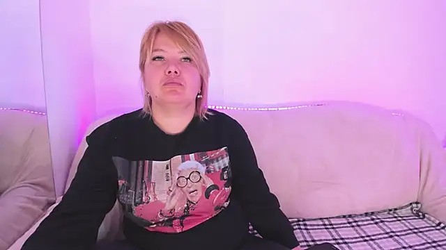 CurlyDreams online show from April 23, 4:57 am