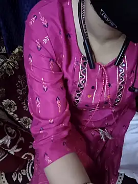 Snapshot of kaveerpooja947 chatting on November 10, 5:45 pm kaveerpooja947 online show from November 10, 5:45 pm