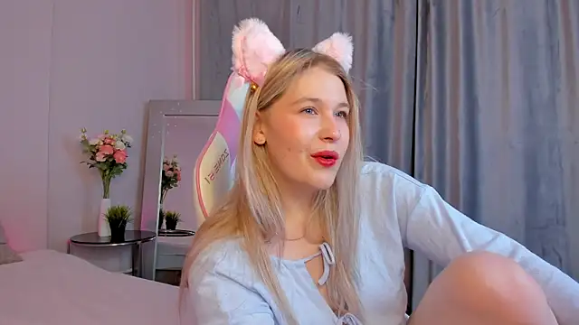 Colleen Blake online show from February 19, 2:55 pm