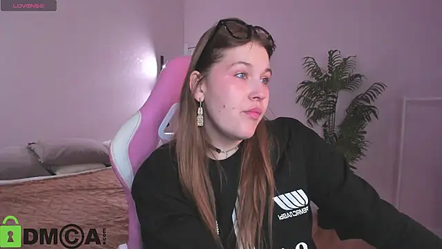 Colleen Blake online show from November 14, 5:00 pm