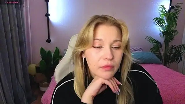 Colleen Blake online show from April 21, 4:45 pm