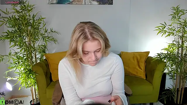 Snapshot of Colleen_Blake chatting on May 24, 5:18 pm Colleen Blake online show from May 24, 5:18 pm
