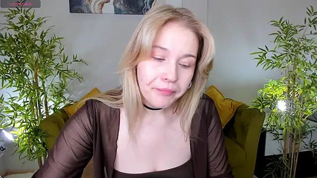 Snapshot of Colleen_Blake chatting on May 25, 4:57 pm Colleen Blake online show from May 25, 4:57 pm
