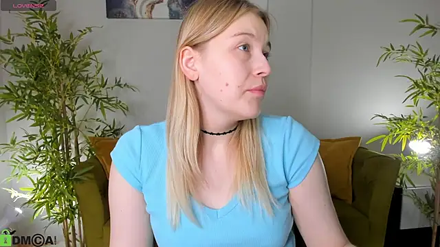 Snapshot of Colleen_Blake chatting on May 28, 4:48 pm Colleen Blake online show from May 28, 4:48 pm