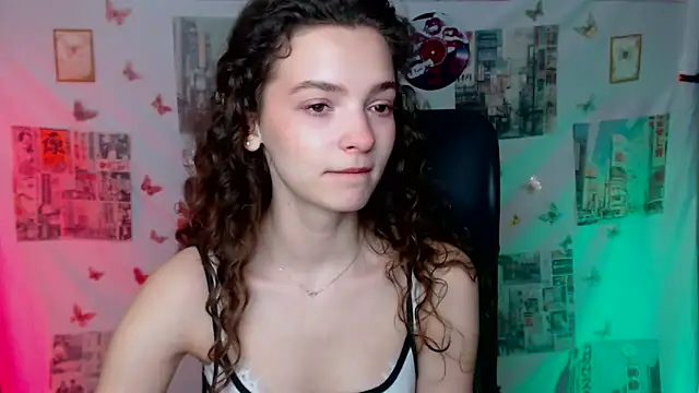  SusieSu  online show from April 18, 6:17 am