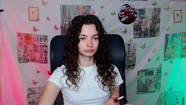  SusieSu  online show from April 21, 6:31 am