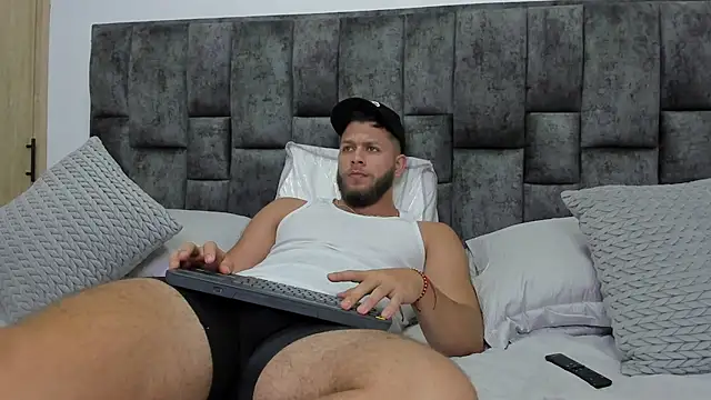 BastianFerrari online show from December 21, 10:40 pm