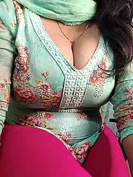 Anamika Kapoor online show from November 17, 11:10 pm