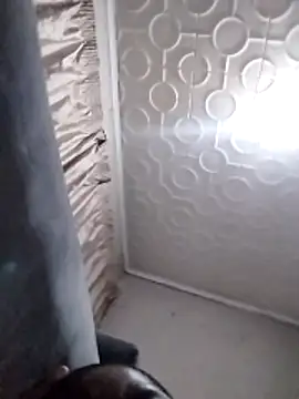 hugecrksam online show from December 21, 1:57 am