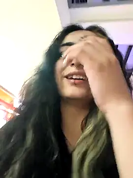 Snapshot of Lila_Desiree chatting on July 21, 12:46 am Lila Desiree online show from July 21, 12:46 am
