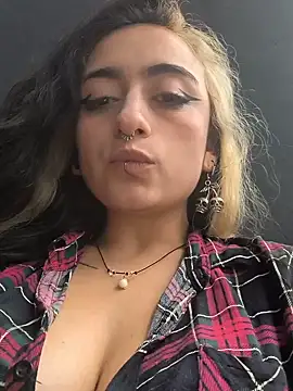 Snapshot of Lila_Desiree chatting on July 22, 3:59 pm Lila Desiree online show from July 22, 3:59 pm