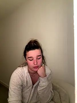 maisiesmithx online show from January 8, 12:24 am