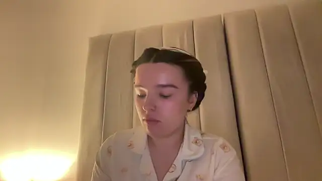 maisiesmithx online show from March 31, 2:13 am