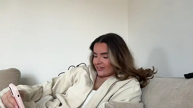 maisiesmithx online show from March 31, 2:17 pm