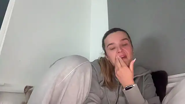 maisiesmithx online show from April 22, 8:43 pm