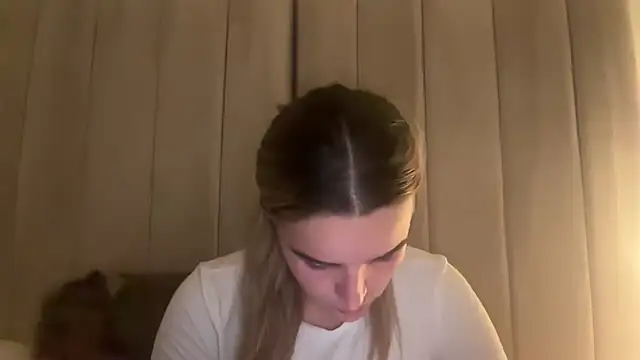 Snapshot of maisiesmithx chatting on June 23, 9:57 pm maisiesmithx online show from June 23, 9:57 pm