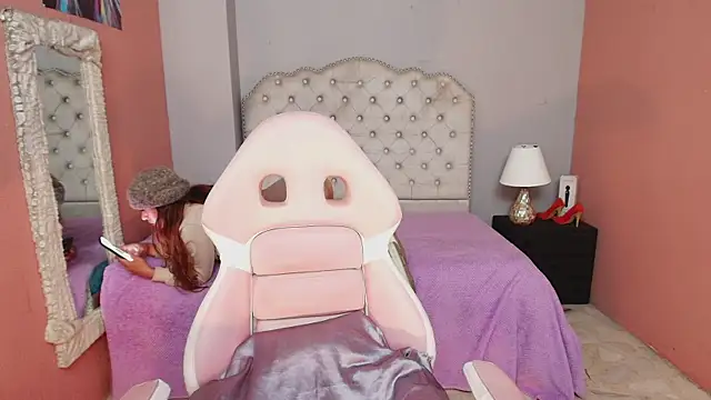 Snapshot of DevoniCollins chatting on February 13, 11:26 pm DevoniCollins online show from February 13, 11:26 pm