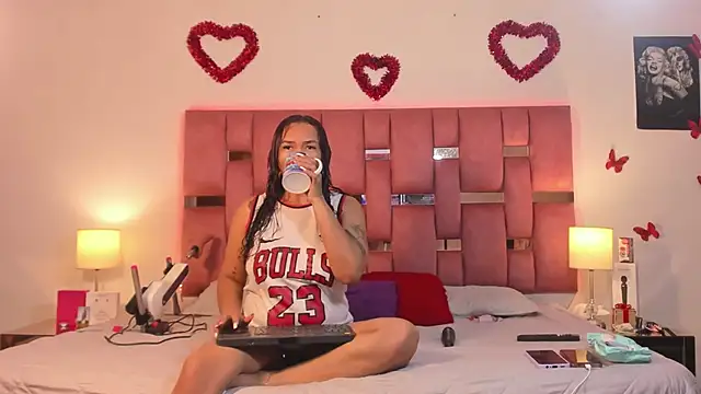 Snapshot of Betzabeth-Miller chatting on November 30, 2:59 am Betzabeth-Miller online show from November 30, 2:59 am