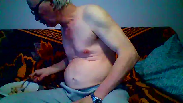 loverboyxxx69 online show from April 21, 8:12 pm