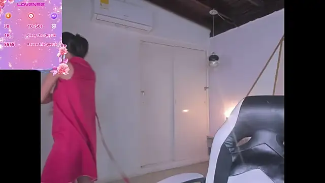 coraltaylor online show from December 12, 3:27 pm