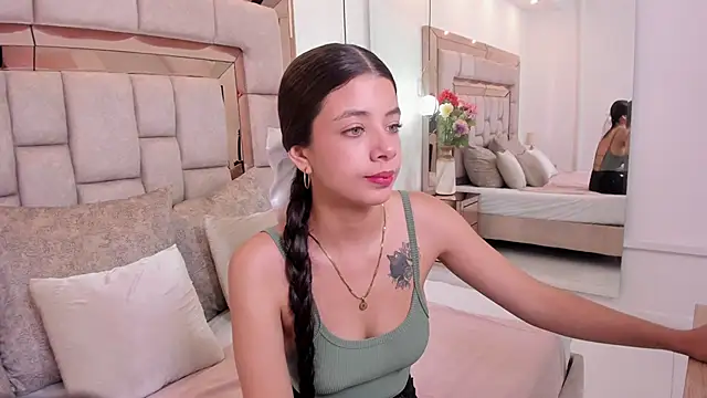 coraltaylor online show from October 11, 3:10 pm