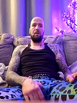 Beardedtattood online show from January 8, 11:54 am