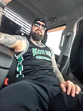 Beardedtattood online show from November 12, 1:22 pm