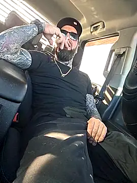 Beardedtattood online show from November 16, 3:06 pm