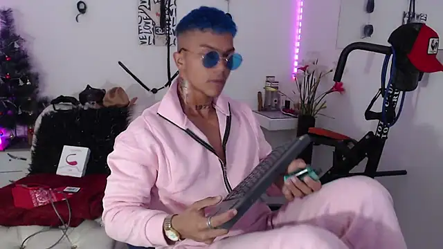 Leonard Price online show from January 24, 7:49 pm