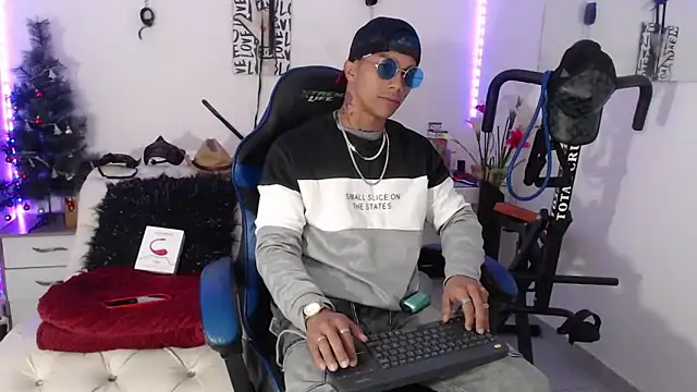 Leonard Price online show from January 28, 4:39 am