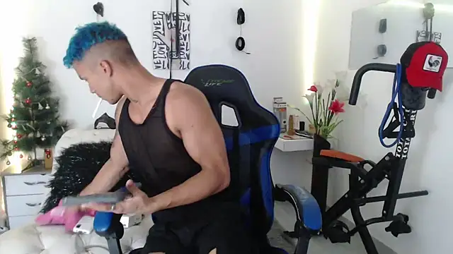 Leonard Price online show from January 30, 9:04 am