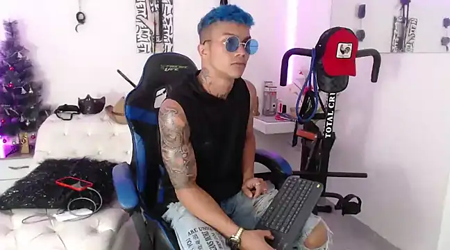 Leonard Price online show from February 3, 12:47 pm