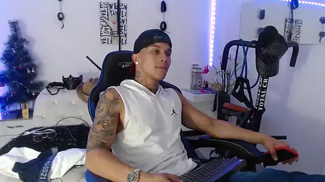 Leonard Price online show from February 11, 6:19 am