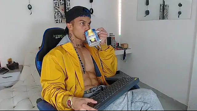 Leonard Price online show from March 23, 5:54 am