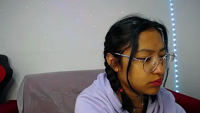 Snapshot of ricura_mily chatting on January 24, 2:28 am ricura mily online show from January 24, 2:28 am