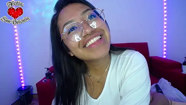 Snapshot of ricura_mily chatting on February 20, 3:45 am ricura mily online show from February 20, 3:45 am