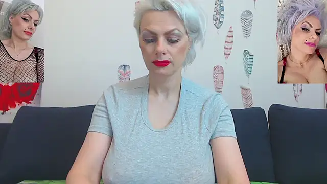 ForeverBarbie  online show from May 25, 3:34 am