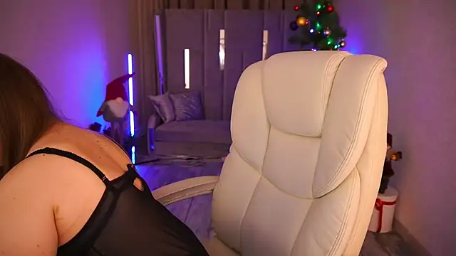 GentleAdellee online show from December 22, 1:44 pm