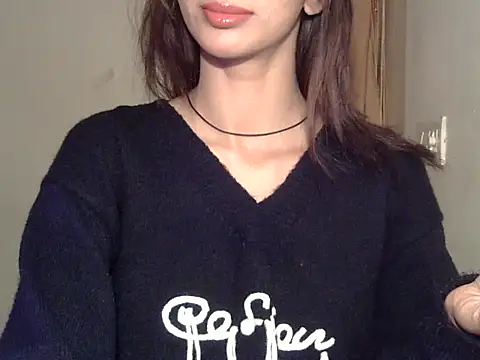 MAAYRA 09 online show from January 6, 12:42 pm