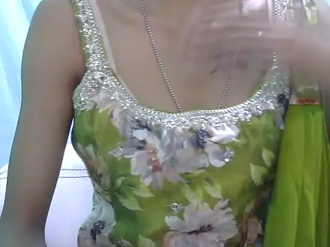 Snapshot of MAAYRA_09 chatting on June 23, 12:36 pm MAAYRA 09 online show from June 23, 12:36 pm