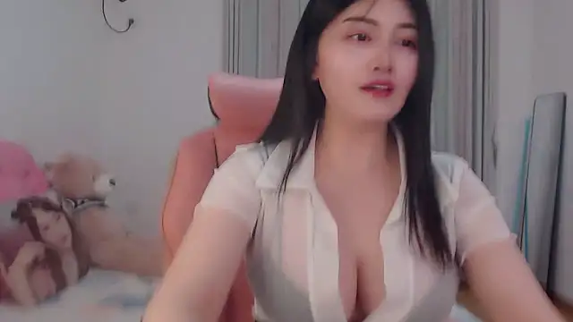 Snapshot of Little-sweet chatting on March 16, 2:21 am Little-sweet online show from March 16, 2:21 am