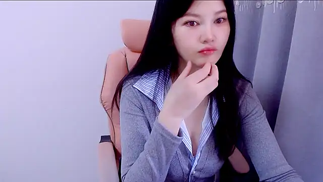 Snapshot of Little-sweet chatting on September 24, 2:48 am Little-sweet online show from September 24, 2:48 am