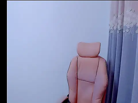 Snapshot of Little-sweet chatting on October 12, 1:15 am Little-sweet online show from October 12, 1:15 am