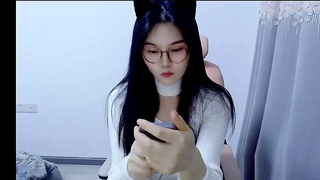 Snapshot of Little-sweet chatting on October 31, 12:28 pm Little-sweet online show from October 31, 12:28 pm