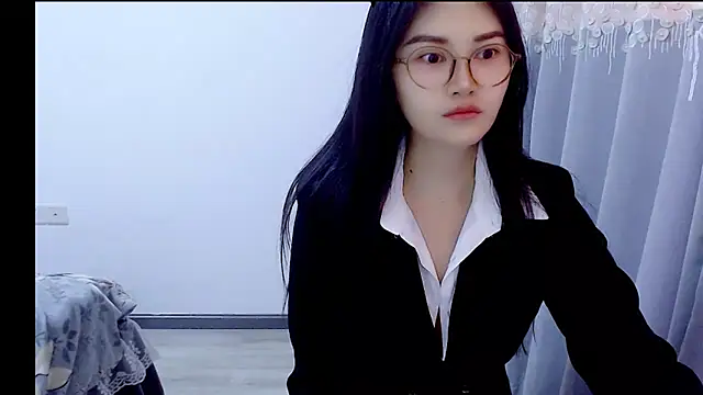 Snapshot of Little-sweet chatting on November 6, 2:12 am Little-sweet online show from November 6, 2:12 am