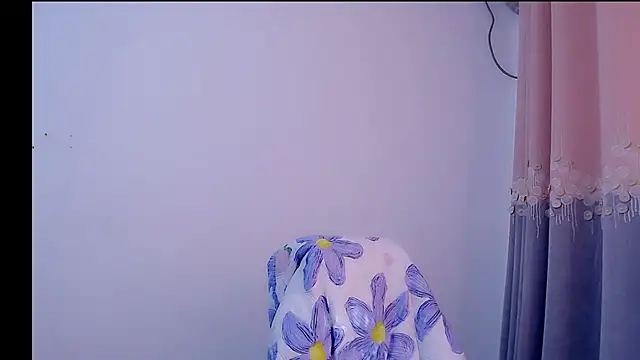 Snapshot of Little-sweet chatting on November 20, 1:28 am Little-sweet online show from November 20, 1:28 am