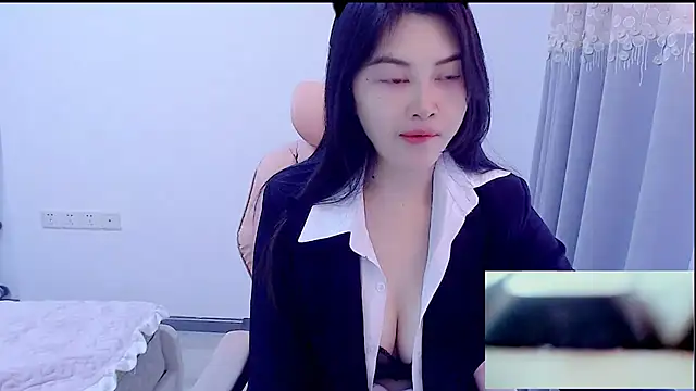 Snapshot of Little-sweet chatting on December 3, 1:02 am Little-sweet online show from December 3, 1:02 am