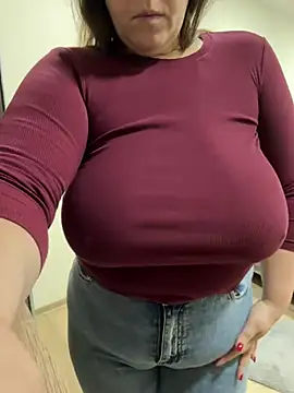 Snapshot of Your_Hot_Sister01 chatting on January 19, 11:34 am Your Hot Sister01 online show from January 19, 11:34 am