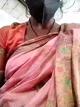 Snapshot of MAAYRA0809 chatting on February 6, 7:35 am MAAYRA0809 online show from February 6, 7:35 am